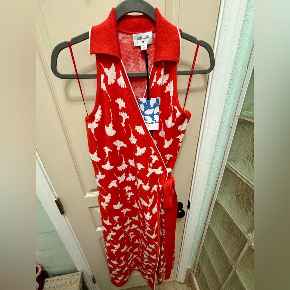 Diane Von Furstenberg Red and White Sleeveless Midi Wrap Dress